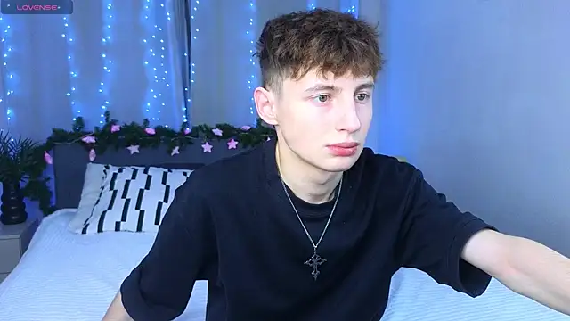 crisp1n online show from December 4, 2025, 2:49 pm