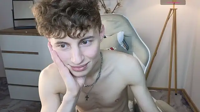 Snapshot of crisp1n chatting on February 3, 2026, 9:47 am crisp1n online show from February 3, 2026, 9:47 am