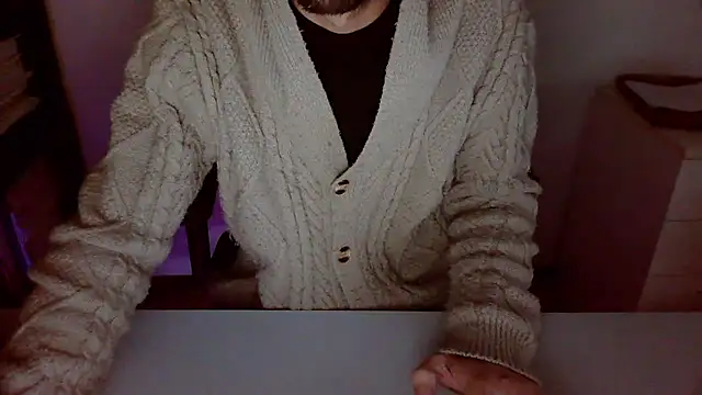 Snapshot of topg84 chatting on November 30, 2025, 3:02 pm topg84 online show from November 30, 2025, 3:02 pm