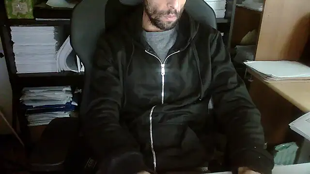 Snapshot of topg84 chatting on October 25, 2025, 11:31 am topg84 online show from October 25, 2025, 11:31 am