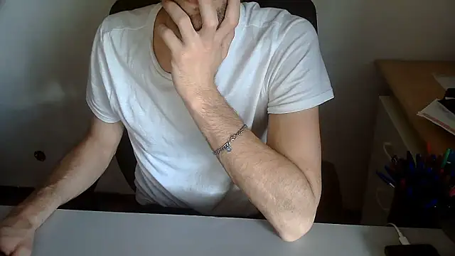 Snapshot of topg84 chatting on May 26, 2026, 4:16 pm topg84 online show from May 26, 2026, 4:16 pm