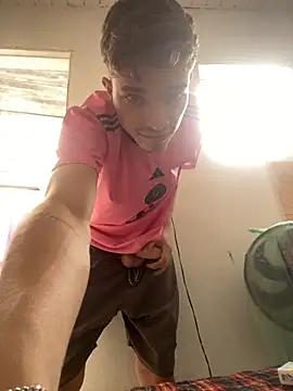 Snapshot of Ryannxyz chatting on October 18, 2025, 5:26 pm Ryannxyz online show from October 18, 2025, 5:26 pm