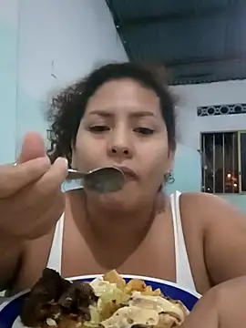 chikis12  online show from December 3, 2025, 12:23 am