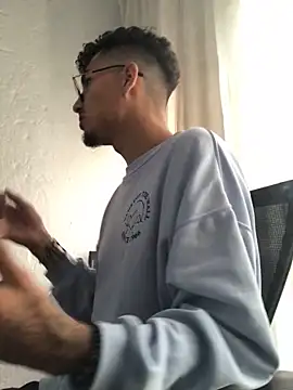 Snapshot of tian_doyt69 chatting on February 19, 2026, 9:45 pm tian doyt69 online show from February 19, 2026, 9:45 pm