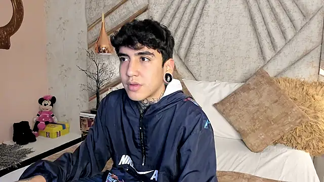 SantiOlsen online show from November 14, 2025, 12:20 pm