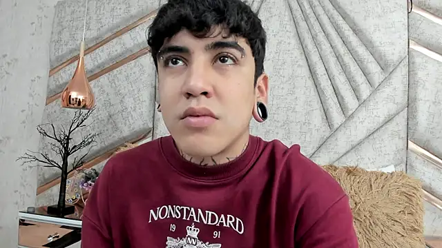 SantiOlsen online show from November 18, 2025, 11:57 am