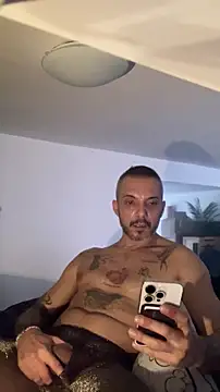 Italmanu85 online show from November 16, 2025, 11:15 am