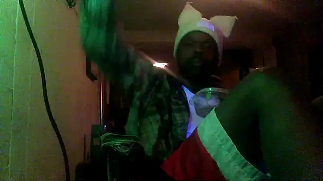 Snapshot of misterincred chatting on December 1, 2025, 3:18 am misterincred online show from December 1, 2025, 3:18 am