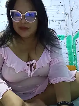 Snapshot of celeste122595 chatting on June 1, 2026, 5:40 am celeste122595 online show from June 1, 2026, 5:40 am