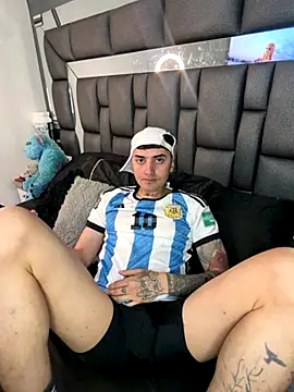 Williamlo online show from November 3, 2025, 3:56 am