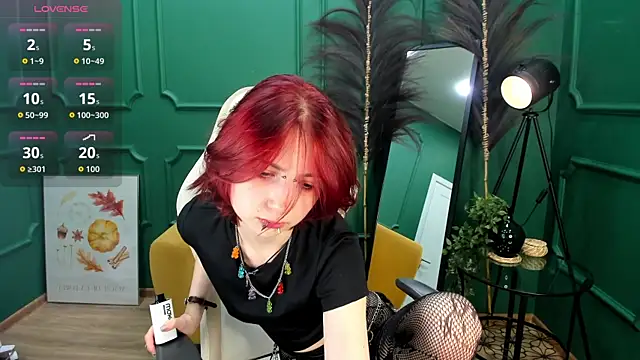 Snapshot of _L_o_r_r_y_ chatting on November 6, 2025, 1:48 pm L o r r y online show from November 6, 2025, 1:48 pm