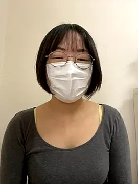 Snapshot of Yurika_oO chatting on November 23, 2025, 2:32 am Yurika oO online show from November 23, 2025, 2:32 am