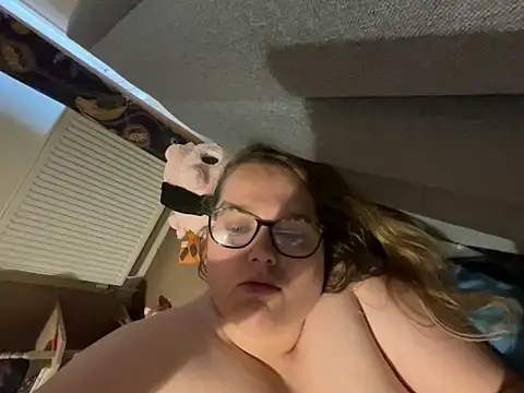 Scarletcum22 online show from November 15, 2025, 9:13 am