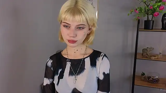 Snapshot of Jasmi_Yets chatting on October 31, 2025, 8:33 am Jasmi Yets online show from October 31, 2025, 8:33 am