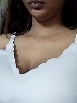 Snapshot of Aaliya_BigBoobs_1 chatting on June 28, 2026, 9:04 am Aaliya BigBoobs 1 online show from June 28, 2026, 9:04 am