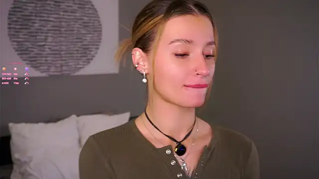 Snapshot of buvei chatting on November 27, 2025, 1:11 pm buvei online show from November 27, 2025, 1:11 pm