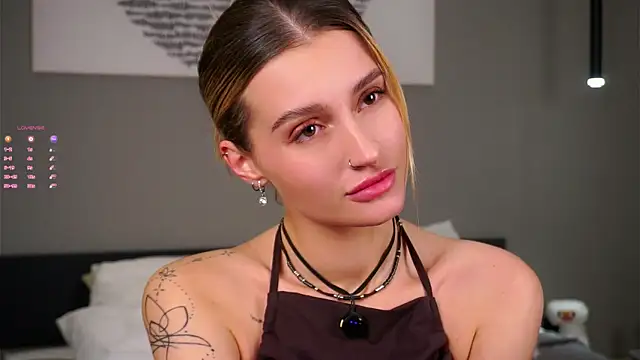 Snapshot of buvei chatting on November 16, 2025, 12:43 pm buvei online show from November 16, 2025, 12:43 pm