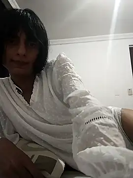 Snapshot of sophiasleepy1 chatting on November 4, 2025, 4:05 am sophiasleepy1 online show from November 4, 2025, 4:05 am