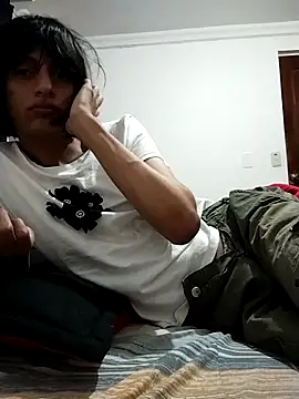 Snapshot of sophiasleepy1 chatting on December 3, 2025, 5:52 am sophiasleepy1 online show from December 3, 2025, 5:52 am