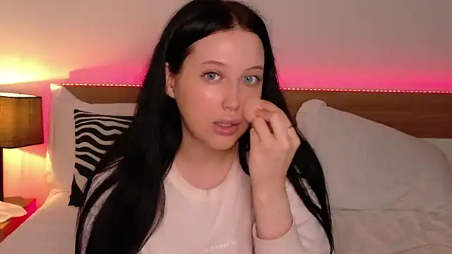 Snapshot of Felicia_Herceg chatting on November 8, 2025, 11:19 pm Felicia Herceg online show from November 8, 2025, 11:19 pm