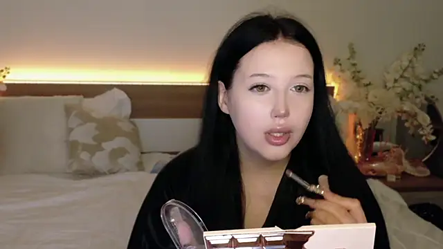 Snapshot of Felicia_Herceg chatting on October 24, 2025, 5:56 pm Felicia Herceg online show from October 24, 2025, 5:56 pm