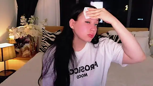 Snapshot of Felicia_Herceg chatting on November 15, 2025, 7:40 pm Felicia Herceg online show from November 15, 2025, 7:40 pm