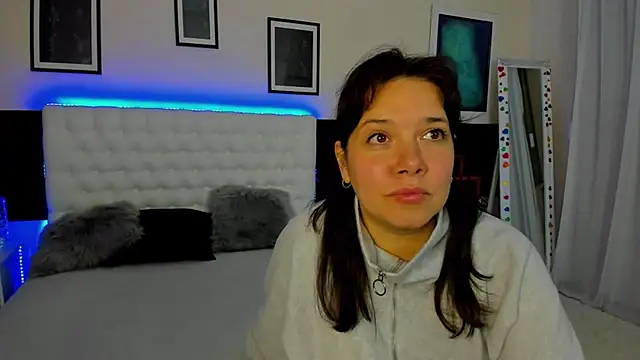Snapshot of JulietteHarley chatting on October 20, 2025, 2:17 pm JulietteHarley online show from October 20, 2025, 2:17 pm
