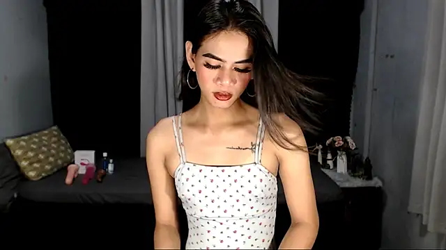 yourhottestzoey online show from October 23, 2025, 2:27 pm