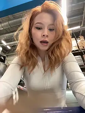 Snapshot of Eliiizaaa chatting on November 9, 2025, 8:13 pm Eliiizaaa online show from November 9, 2025, 8:13 pm