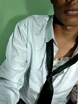 Snapshot of Lilbaby080008 chatting on November 5, 2025, 8:23 pm Lilbaby080008 online show from November 5, 2025, 8:23 pm