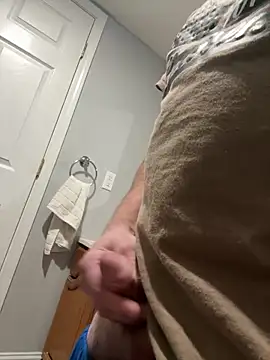 Kneetoe2025 online show from December 17, 2025, 9:14 am