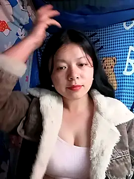 lisa-bae00 online show from March 11, 2026, 12:32 pm