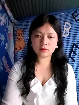 lisa-bae00 online show from April 12, 2026, 12:30 pm