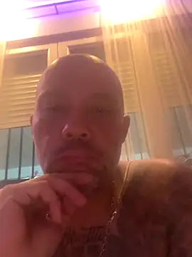 Snapshot of gitanoMad chatting on November 27, 2025, 10:43 pm gitanoMad online show from November 27, 2025, 10:43 pm