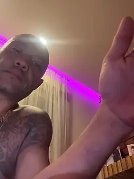 gitanoMad online show from April 7, 2026, 9:16 pm