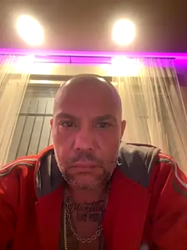 Snapshot of gitanoMad chatting on November 14, 2025, 11:30 pm gitanoMad online show from November 14, 2025, 11:30 pm