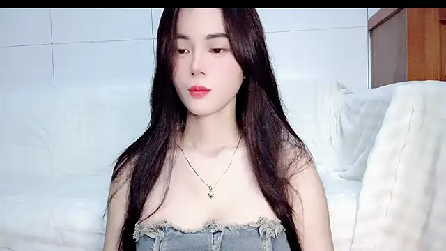 Snapshot of Family-Lovee chatting on July 16, 2026, 6:27 pm Family-Lovee online show from July 16, 2026, 6:27 pm