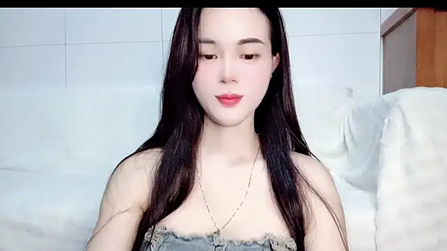 Snapshot of Family-Lovee chatting on July 14, 2026, 6:47 pm Family-Lovee online show from July 14, 2026, 6:47 pm