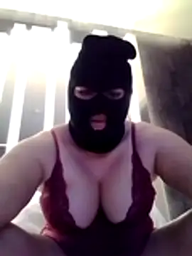 portuguesacasada online show from November 12, 2025, 6:34 pm