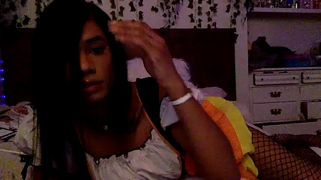 Snapshot of tweencumslut chatting on October 23, 2025, 7:29 am tweencumslut online show from October 23, 2025, 7:29 am