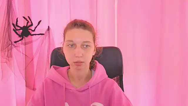 CuteEllii online show from October 31, 2025, 11:07 am