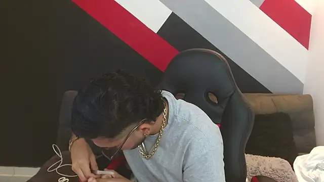 Snapshot of Zac_Golden chatting on November 24, 2025, 11:49 pm Zac Golden online show from November 24, 2025, 11:49 pm