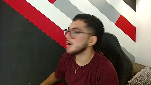 Snapshot of Zac_Golden chatting on December 16, 2025, 12:26 am Zac Golden online show from December 16, 2025, 12:26 am