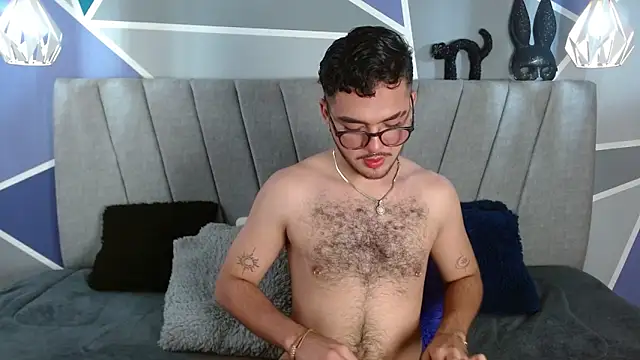 Snapshot of Zac_Golden chatting on November 29, 2025, 5:35 pm Zac Golden online show from November 29, 2025, 5:35 pm