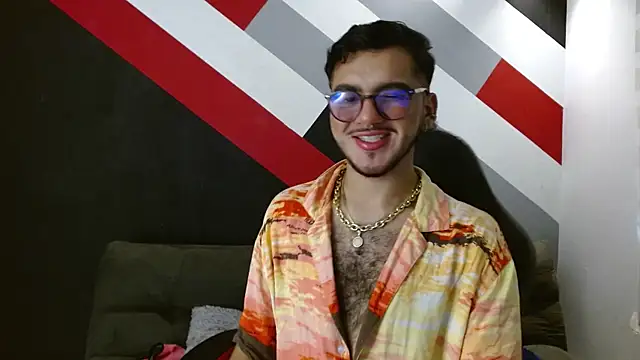 Snapshot of Zac_Golden chatting on November 17, 2025, 7:07 pm Zac Golden online show from November 17, 2025, 7:07 pm