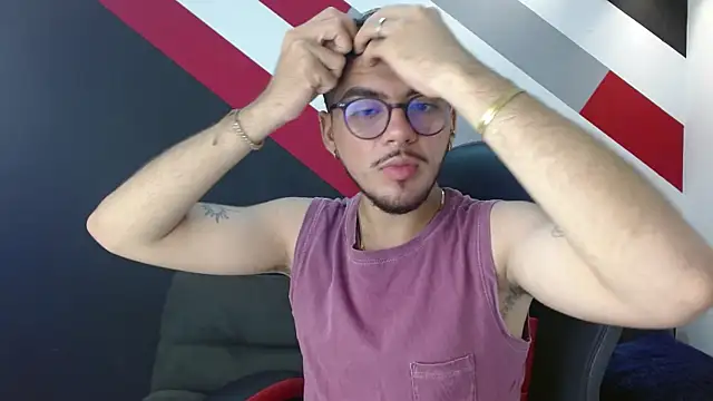 Snapshot of Zac_Golden chatting on November 21, 2025, 12:53 am Zac Golden online show from November 21, 2025, 12:53 am