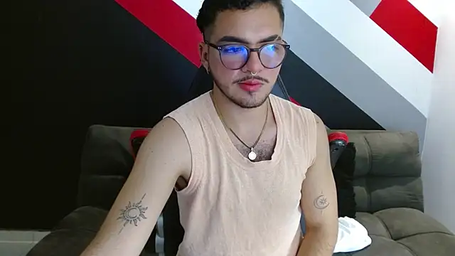 Snapshot of Zac_Golden chatting on November 28, 2025, 12:22 am Zac Golden online show from November 28, 2025, 12:22 am