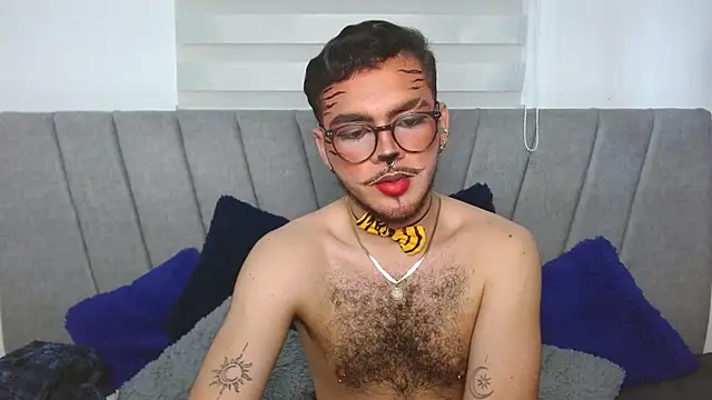 Snapshot of Zac_Golden chatting on October 27, 2025, 2:12 am Zac Golden online show from October 27, 2025, 2:12 am