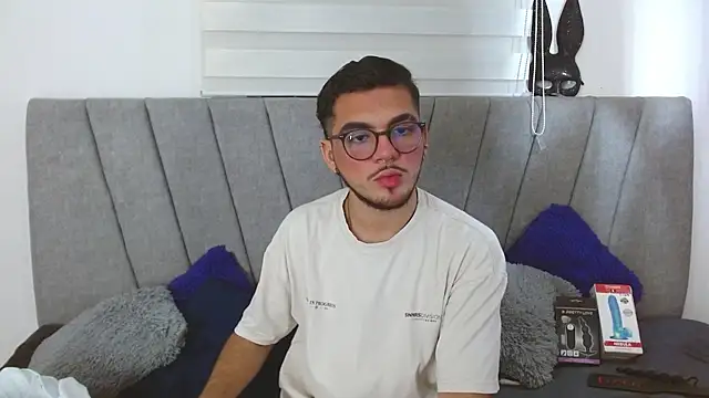 Snapshot of Zac_Golden chatting on November 11, 2025, 3:56 am Zac Golden online show from November 11, 2025, 3:56 am