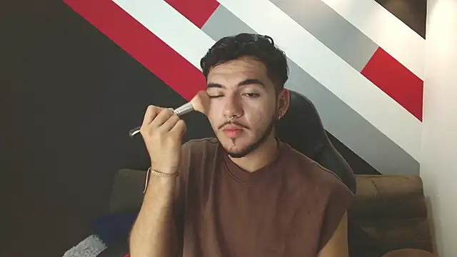 Snapshot of Zac_Golden chatting on November 22, 2025, 12:21 am Zac Golden online show from November 22, 2025, 12:21 am